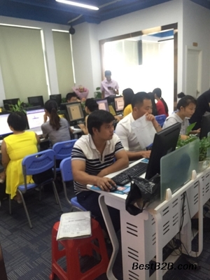 觀瀾田背飛揚(yáng)電腦培訓(xùn)與大和電腦速成班 點(diǎn)亮職業(yè)道路的計(jì)算機(jī)技術(shù)培訓(xùn)雙星